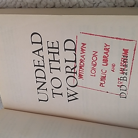 (Free add on) Undead to the World - Picture 3 of 3